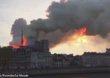 Notre-Dame de Paris part en fumée
