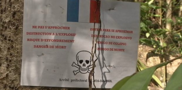 Un chercheur d’or brésilien clandestin de 39 ans a bien été grièvement blessé par des explosifs des forces armées pendant la visite d’Emmanuel Macron