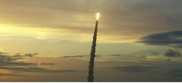 Une fusée Ariane 5-ECA met en orbite deux satellites de télécommunications l’un pour AT&T, l’autre pour Eutelsat