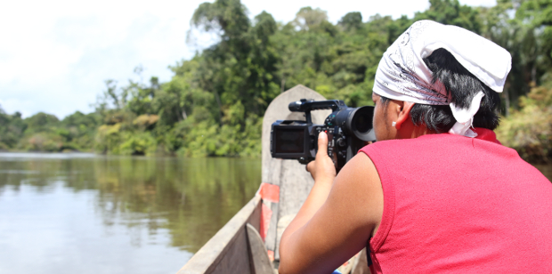 Pour en finir avec les « voleurs d’images » : film participatif en pays wayana