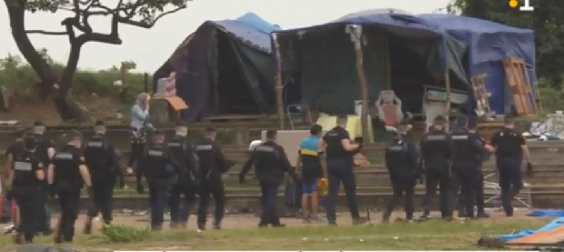L’évacuation manu-militari des derniers migrants de la pointe Buzaré en question…