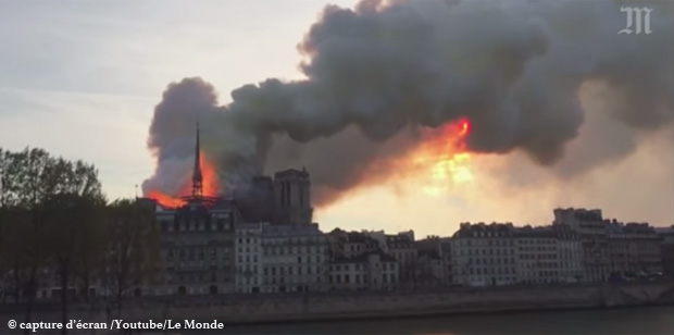 Notre-Dame de Paris part en fumée