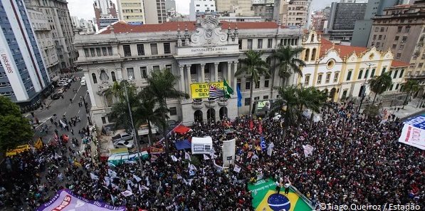 Mobilisation en défense de la démocratie au Brésil