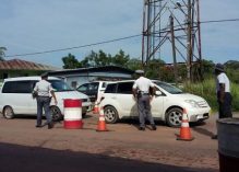 Une mule guyanaise et deux policiers surinamais corrompus condamnés à 12 mois de prison à Paramaribo dont sept avec sursis
