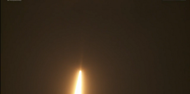 Après Ariane et Soyouz, Vega : la fusée décolle encore dans la nuit guyanaise…